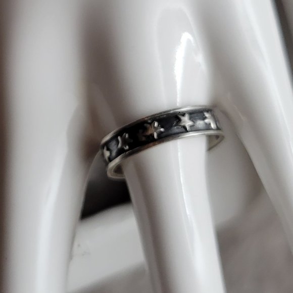 Stars Ring Band Amazing design Japanned to bring The Stars up to shine - Picture 1 of 11